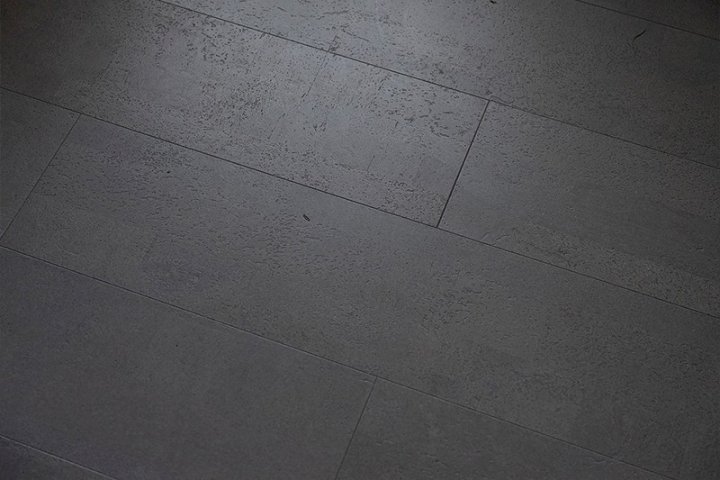 Фото проекта «Пробковый пол Fantasie Smoke из коллекции Cork Pro в качестве напольного покрытия в проекте «Квартирного вопроса»»